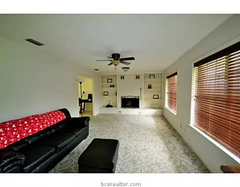 2703 Wayside Dr, Bryan, TX 77802 photo 2