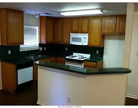 1113 Clearleaf Dr, Bryan, TX 77803 photo 2