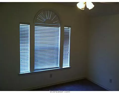 1113 Clearleaf Dr, Bryan, TX 77803 photo 9