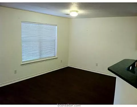 1113 Clearleaf Dr, Bryan, TX 77803 photo 4