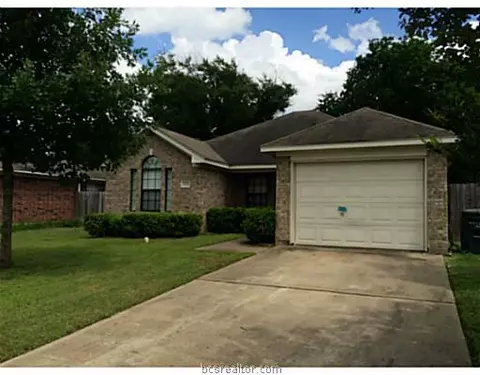 1113 Clearleaf Dr, Bryan, TX 77803 photo 5