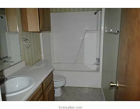 2905 Forest Bnd, Bryan, TX 77801 photo 13