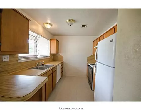 2412 Long Dr, Bryan, TX 77802 photo 4