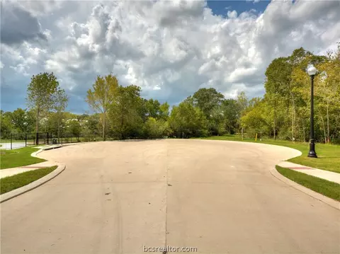 3423 Mahogany Dr, Bryan, TX 77807 photo 3