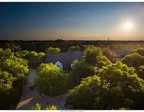 9166 Green Branch Loop, Bryan, TX 77808 photo 2