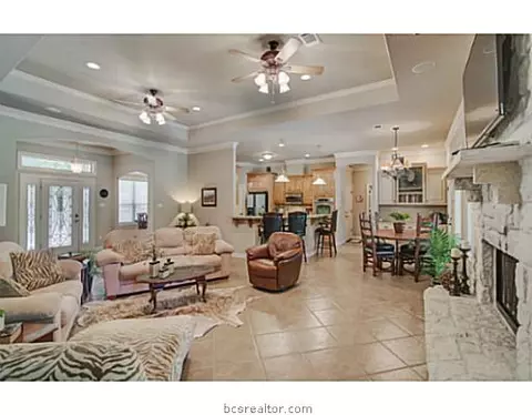 9166 Green Branch Loop, Bryan, TX 77808 photo 5