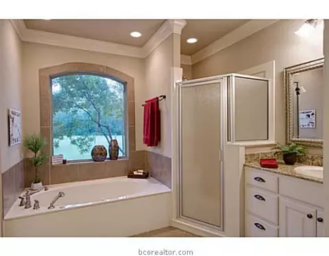9166 Green Branch Loop, Bryan, TX 77808 photo 12