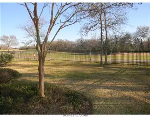 3211 Founders Dr, Bryan, TX 77807 photo 8