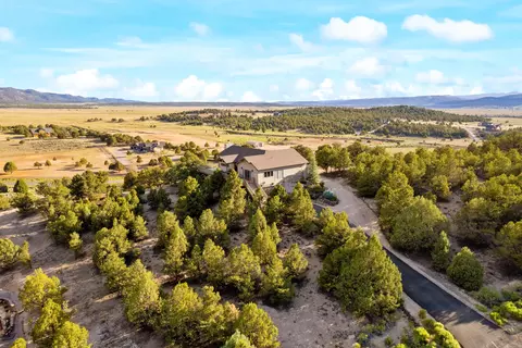 2440 E Sunset Cir, Hatch, UT 84735 photo 1