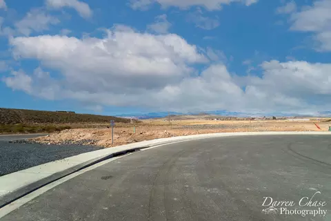 1078 W Rock View Dr, Hurricane, UT 84737