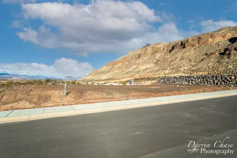 888 W Rock View Dr, Hurricane, UT 84737