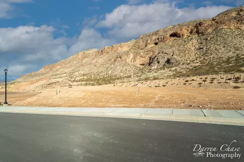 3275 S Cliffs Dr, Hurricane, UT 84737 photo 2