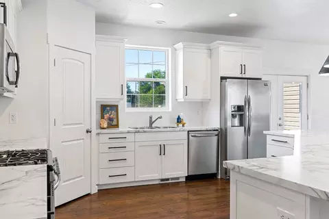 170 E 100 N, Enterprise, UT 84725 photo 16