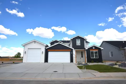4876 N 10 E, Enoch, UT 84721 photo 1