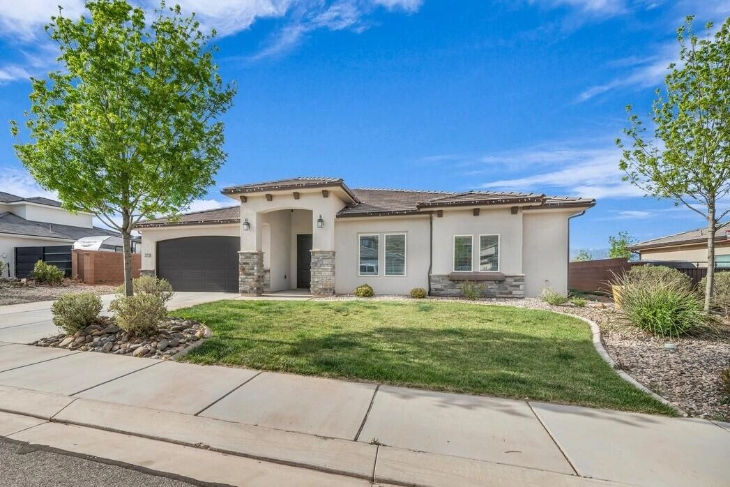 3731 E Shooting Star Ln  