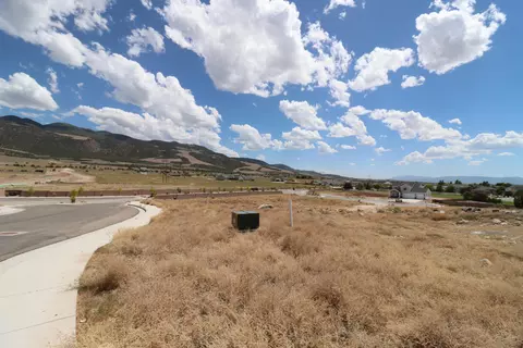 5255 N Pinnacle Dr, Enoch, UT 84721 photo 3