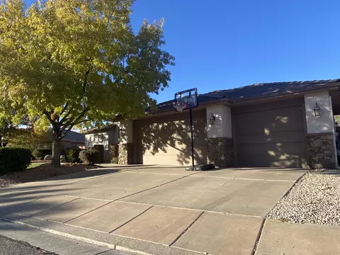 689 E Sonoran Dr, Washington, UT 84780 photo 5