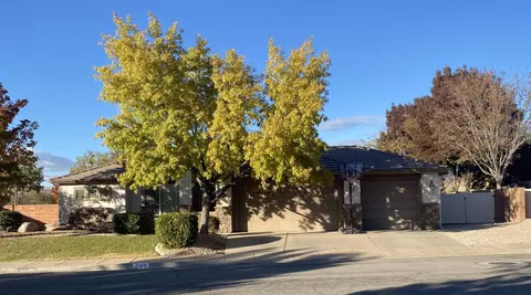 689 E Sonoran Dr, Washington, UT 84780 photo 3