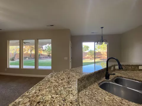 689 E Sonoran Dr, Washington, UT 84780 photo 13