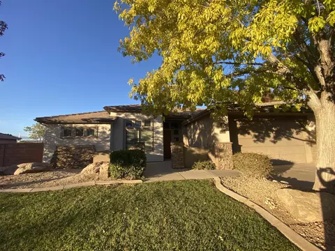 689 E Sonoran Dr, Washington, UT 84780 photo 2