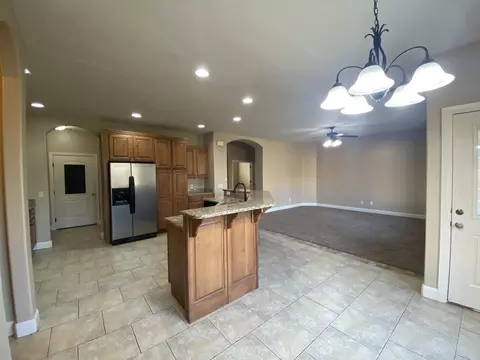 689 E Sonoran Dr, Washington, UT 84780 photo 8