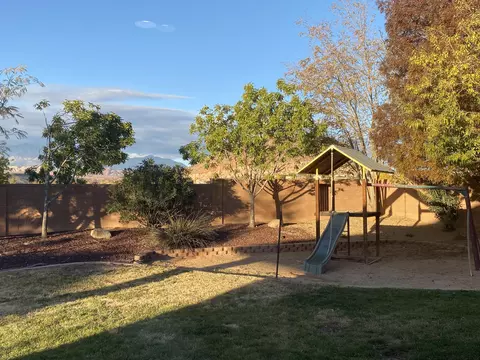689 E Sonoran Dr, Washington, UT 84780 photo 32