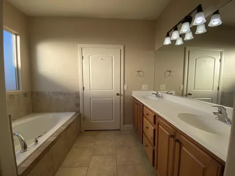 689 E Sonoran Dr, Washington, UT 84780 photo 20
