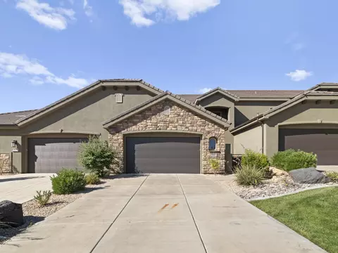 2041 N Pebble Beach Dr, Washington, UT 84780 photo 1