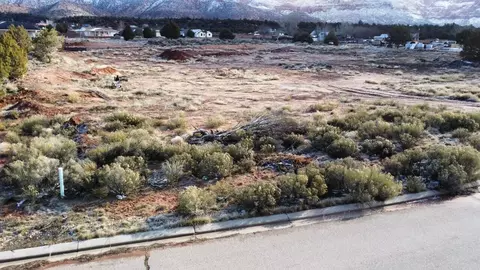 1277 E Cactus Dr, Apple Valley, UT 84737
