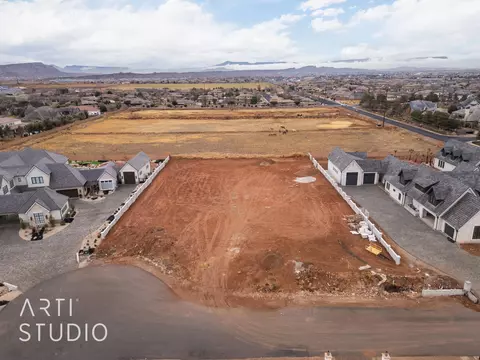 86 Magnolia Ct, Washington, UT 84780