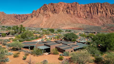 911 W Roadrunner Ct, Ivins, UT 84738