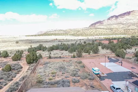 1176 E Cactus Dr, Apple Valley, UT 84737 photo 5