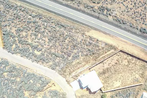 1176 E Cactus Dr, Apple Valley, UT 84737 photo 3