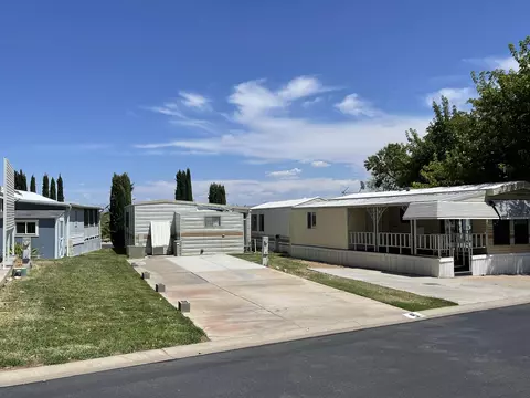 1150 W Red Hills Pkwy, Washington, UT 84780 photo 5