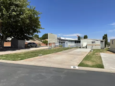 1150 W Red Hills Pkwy, Washington, UT 84780 photo 3