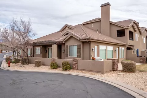 4164 E Pebble Beach Dr, Washington, UT 84780 photo 1