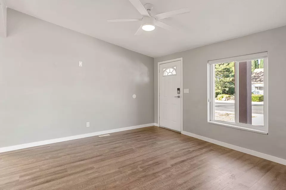 Living - 246 N 200 W, Hurricane, UT 84737 photo 2 of 3