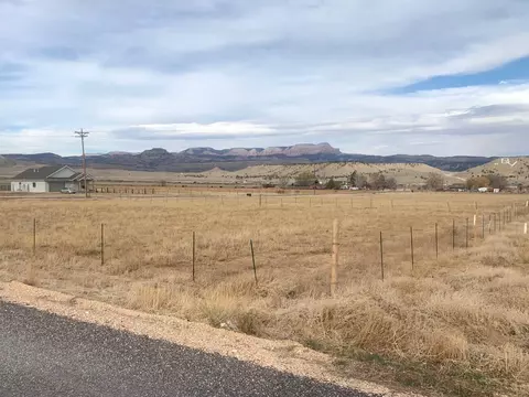 330 E Center St, Tropic, UT 84776 photo 1