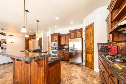 1166 E Colt Ave, Washington, UT 84780 photo 10