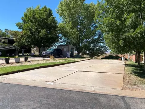 68 Cinder St, Hurricane, UT 84737