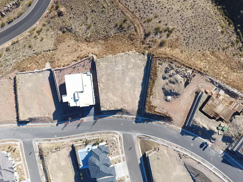  1300 N Hillside Way, Santa Clara, UT 84765 photo 3