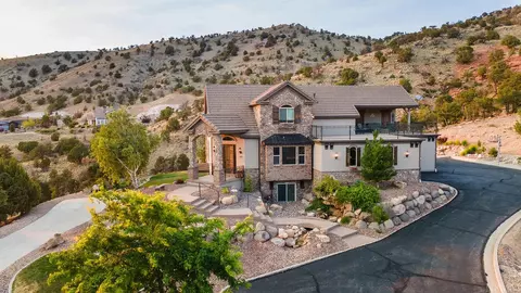 811 E Canyon Ridge Dr, Cedar City, UT 84721