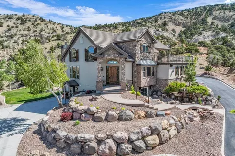 811 E Canyon Ridge Dr, Cedar City, UT 84721
