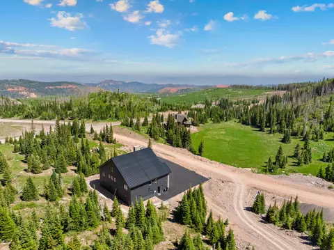 View/Area - 926 E Autumn Dr, Brian Head, UT 84719 photo 2 of 6