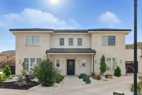 1951 W Cedar Breaks Dr, Hurricane, UT 84737