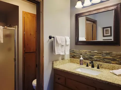 Bath - 407 S Vasels Rd # 17, Brian Head, UT 84719 photo 4 of 6