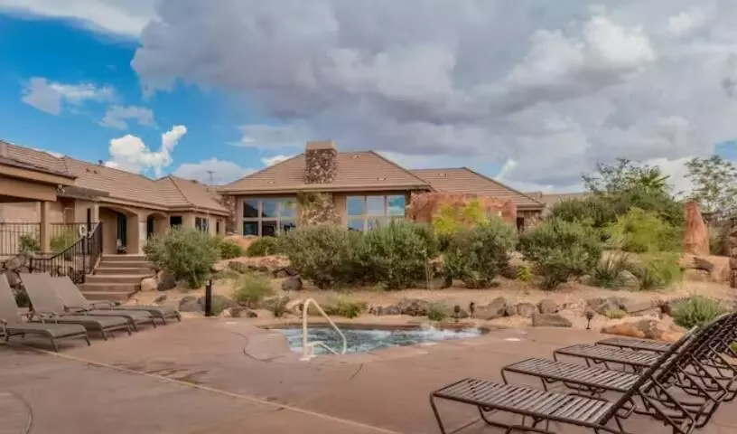 Exterior - 2063 N Coral Ridge Dr, Washington, UT 84780 photo 4 of 4