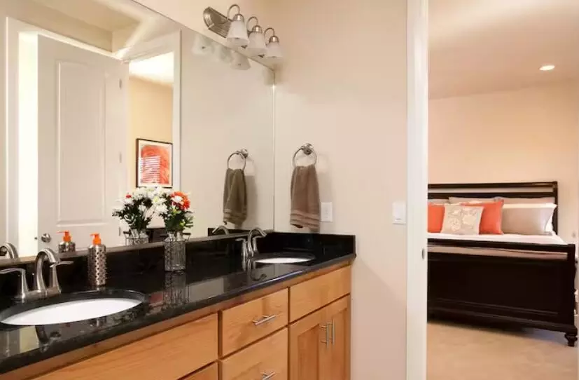 Bath - 2063 N Coral Ridge Dr, Washington, UT 84780 photo 2 of 3