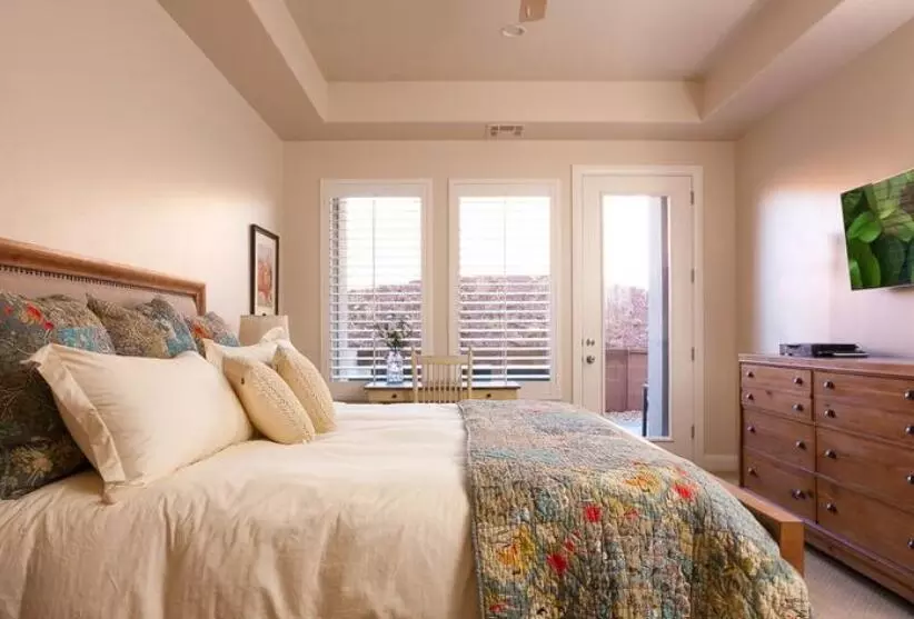 Bedroom - 2063 N Coral Ridge Dr, Washington, UT 84780 photo 2 of 5