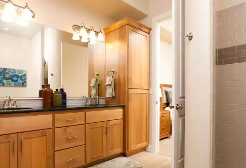 Bath - 2063 N Coral Ridge Dr, Washington, UT 84780 photo 1 of 3